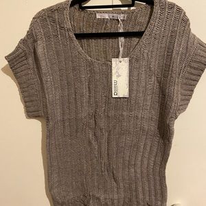 Brown short sleeve sweater top